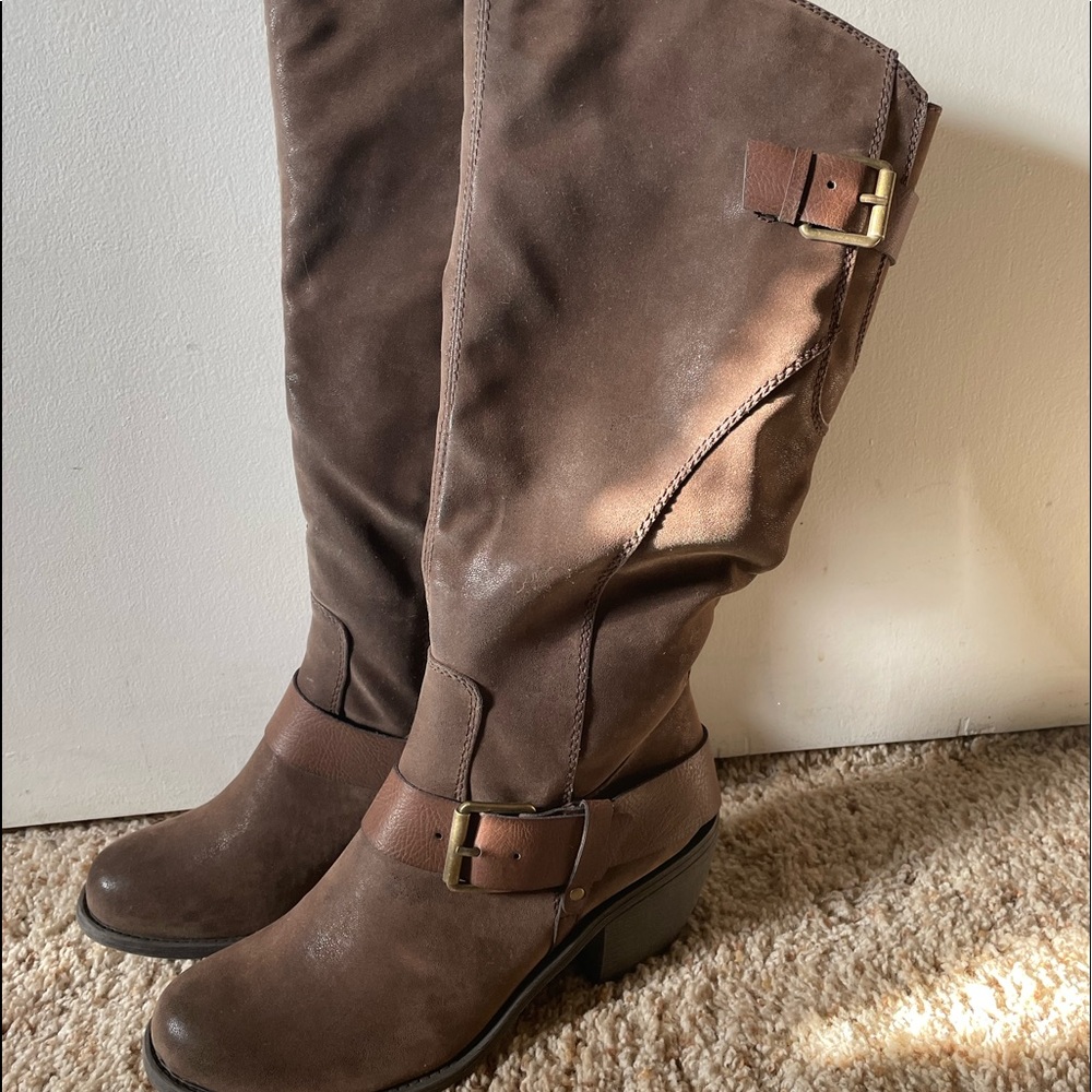 Women’s brown boots size 11